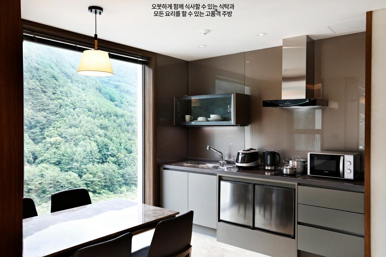 Pine Forest Jeongseon Alpine Resort Extérieur photo