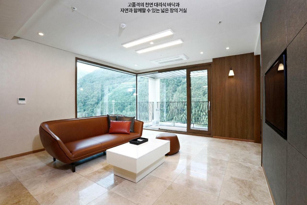 Pine Forest Jeongseon Alpine Resort Extérieur photo